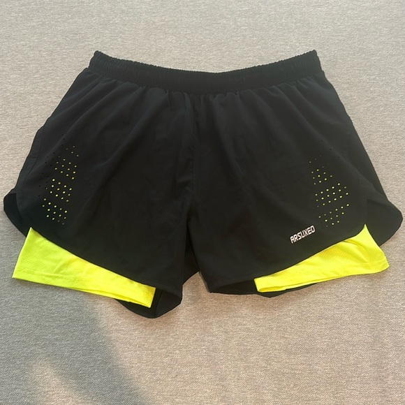 ARSUXEO Men’s 2 in 1 Liner Shorts Size XXL Black and Highlighter Yellow - Picture 1 of 3